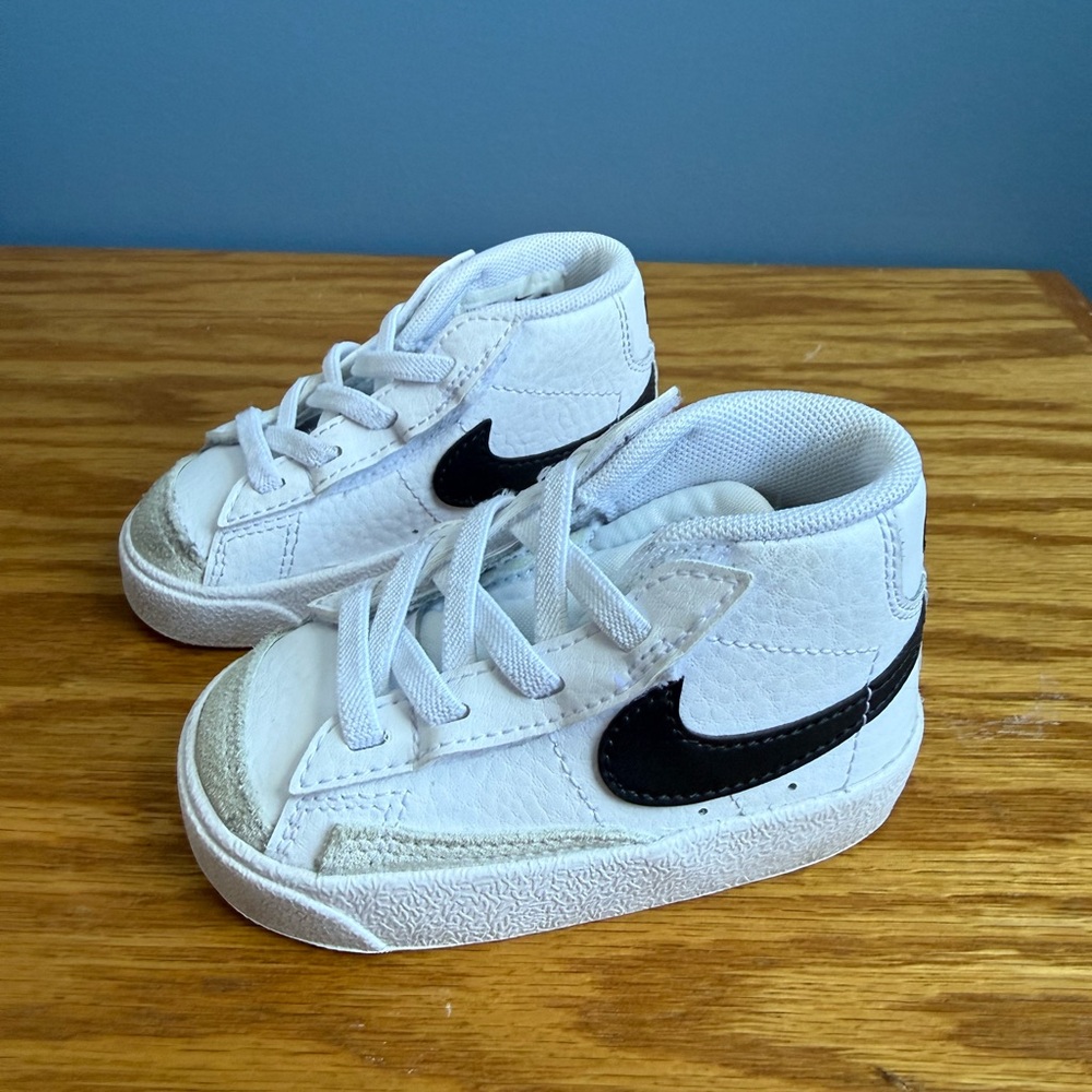 Nike Blazer Mid 77 - White Black - 5C
